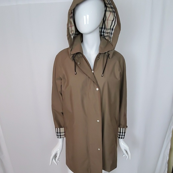 burberry hooded rain jacket women's